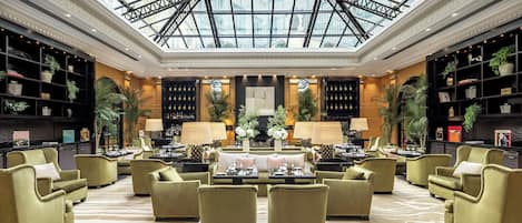 2 restaurants, breakfast, lunch, dinner served; French cuisine