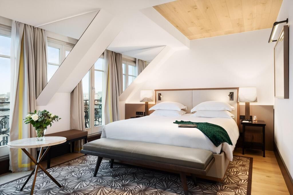 Ropa de cama de alta calidad y minibar 
