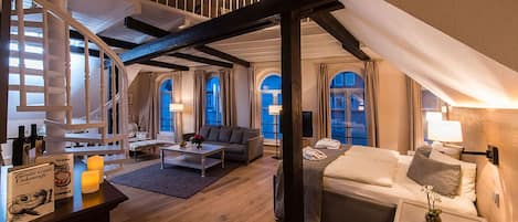 Deluxe double room, Non Smoking | 1 bedroom, hypo-allergenic bedding, in-room safe, individually decorated