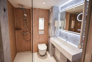 Free toiletries, hair dryer, towels, soap - Hotel Pax Opera (Paris)