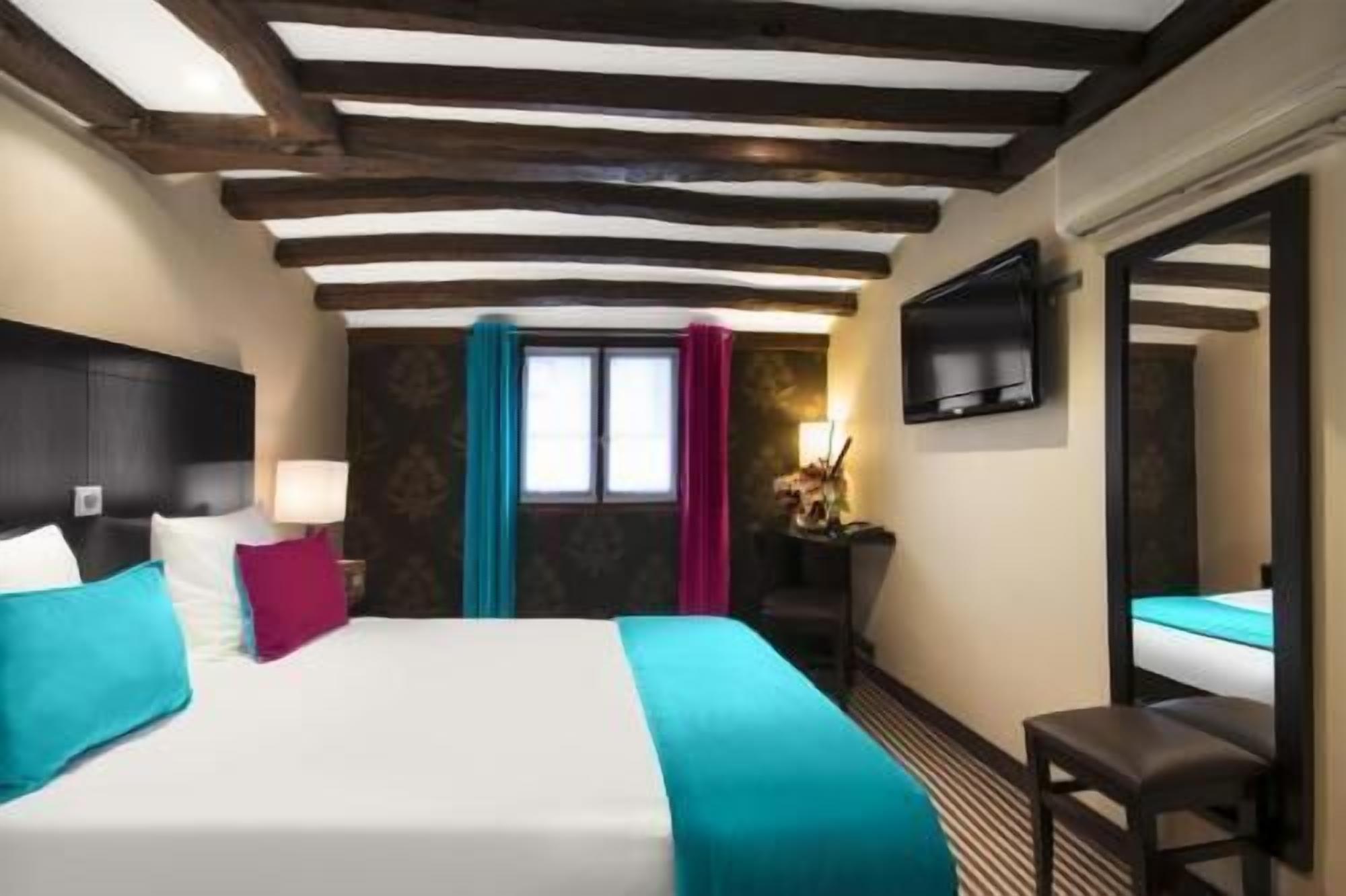 In-room safe, individually decorated, individually furnished, desk