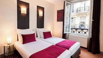 Habitación superior | Caja de seguridad en la habitación y decoración personalizada