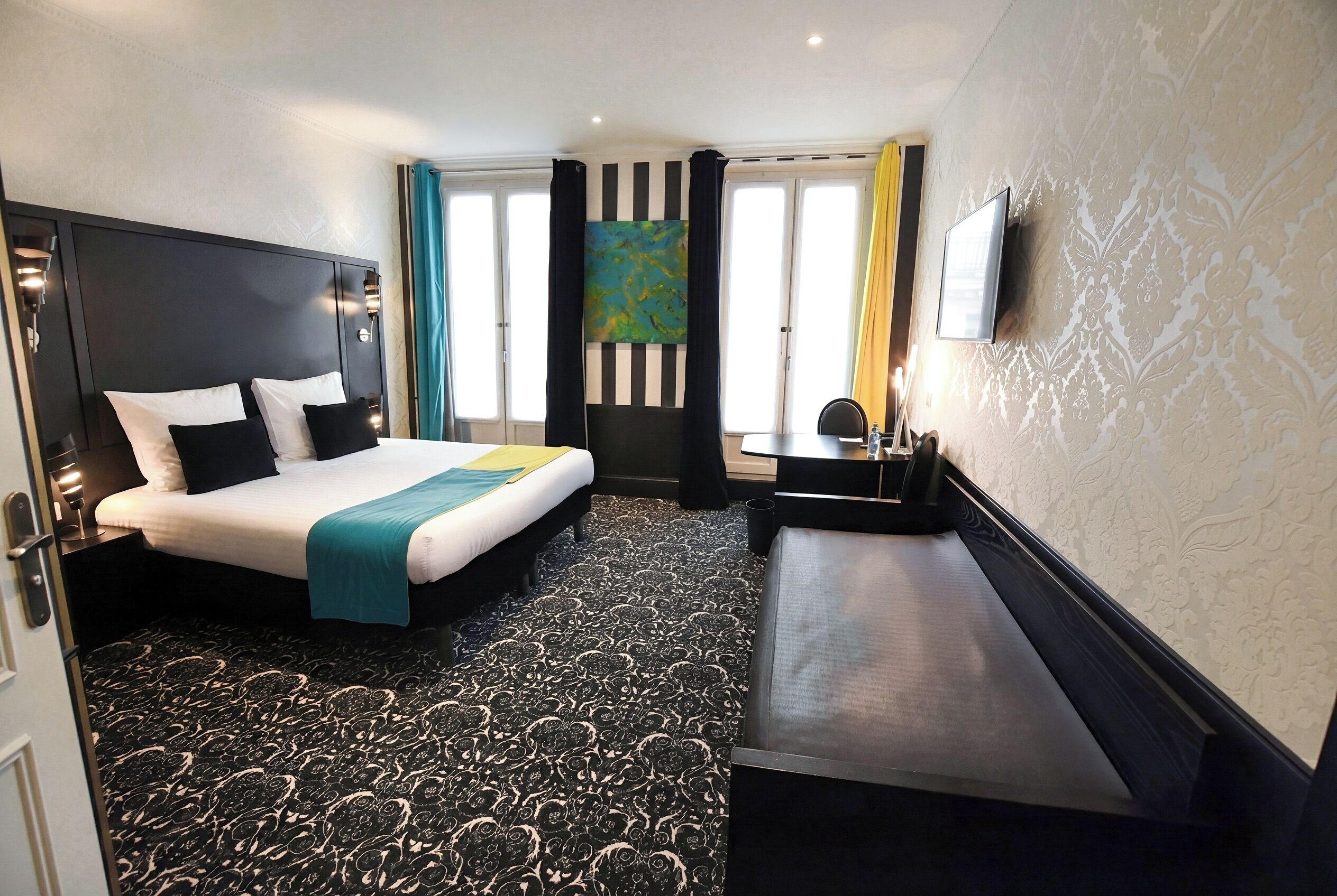 Privilege triple room | Premium bedding, in-room safe, desk, soundproofing