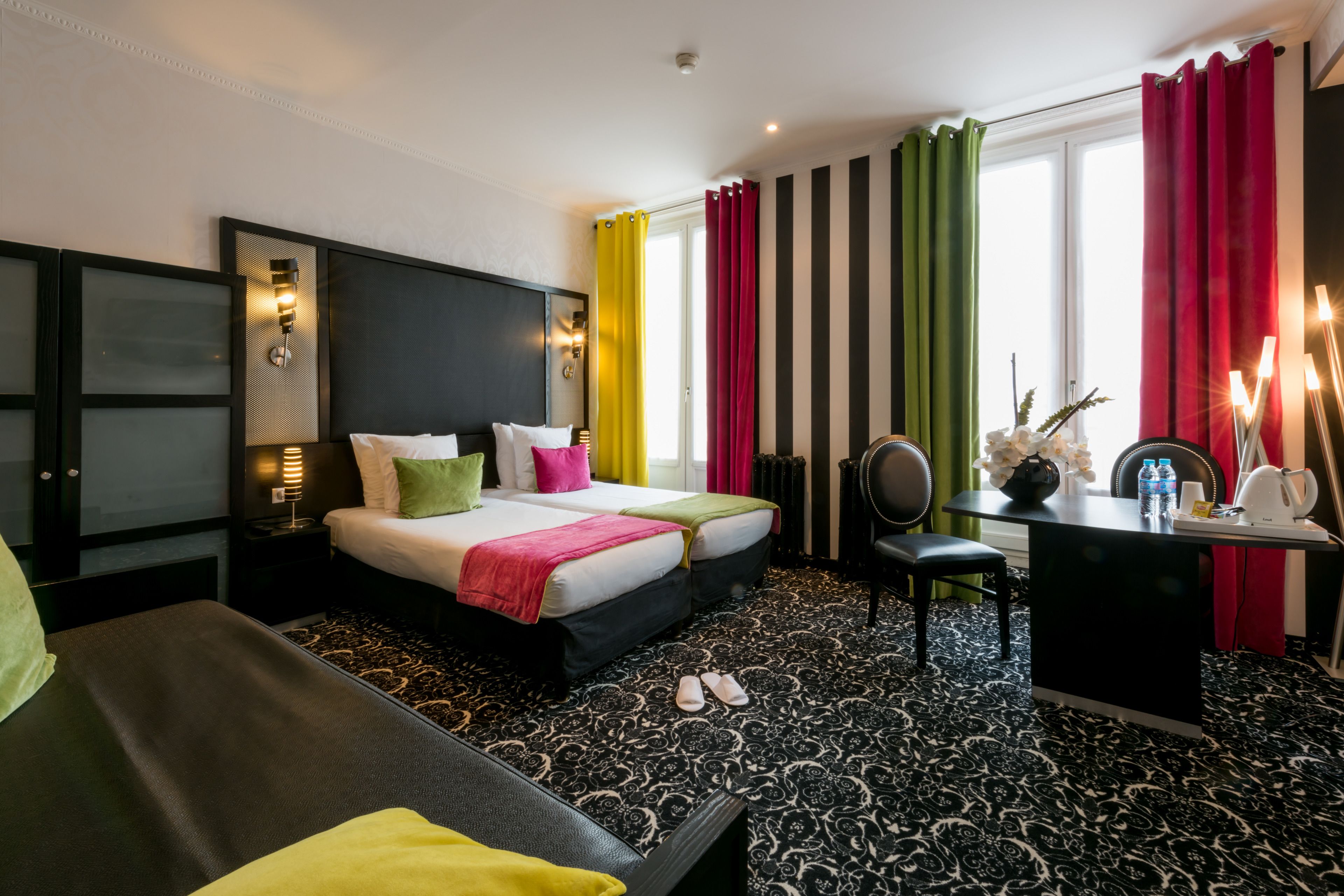 Literie de qualité supérieure, coffres-forts dans les chambres, bureau