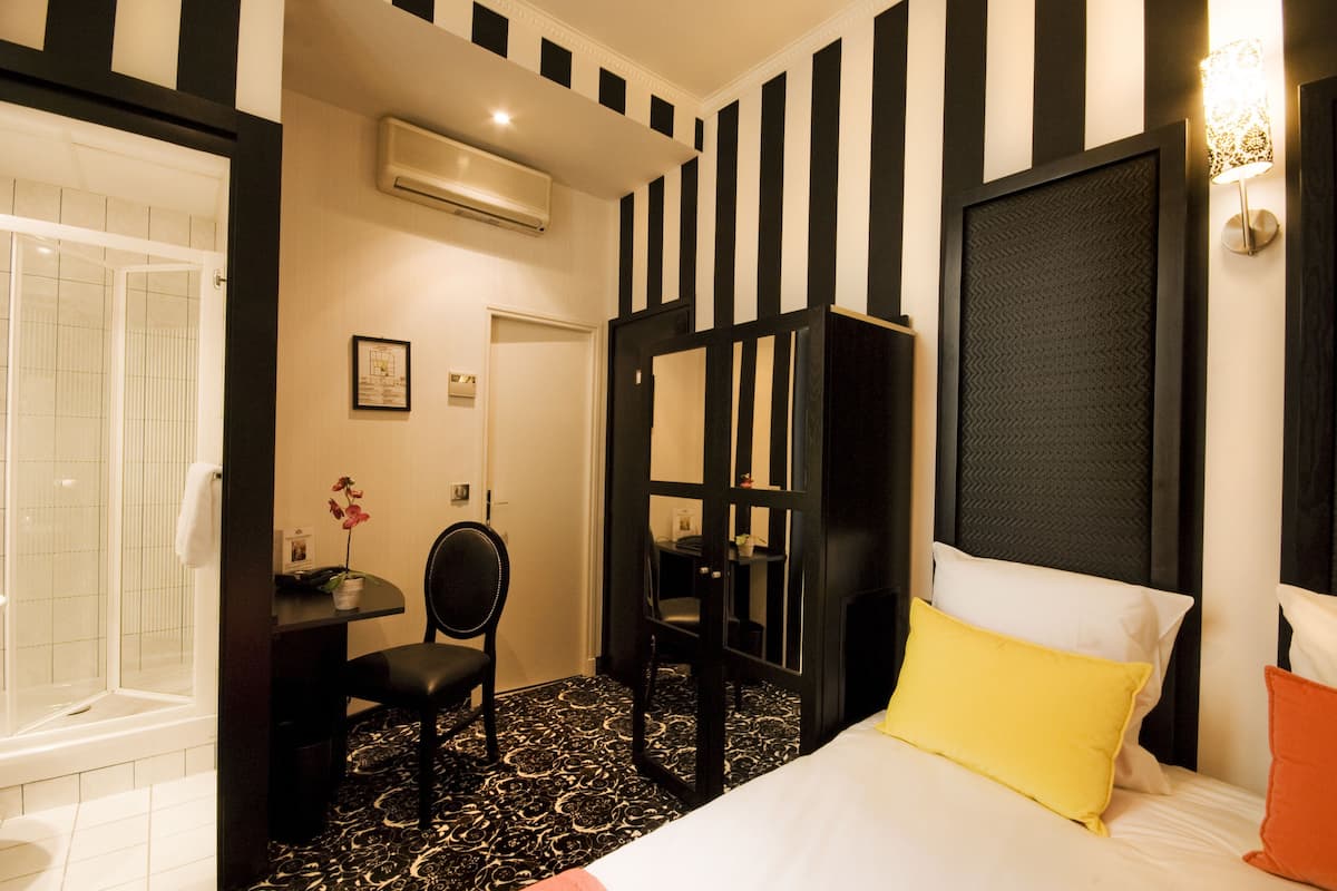 Single Room | Premium bedding, in-room safe, desk, soundproofing