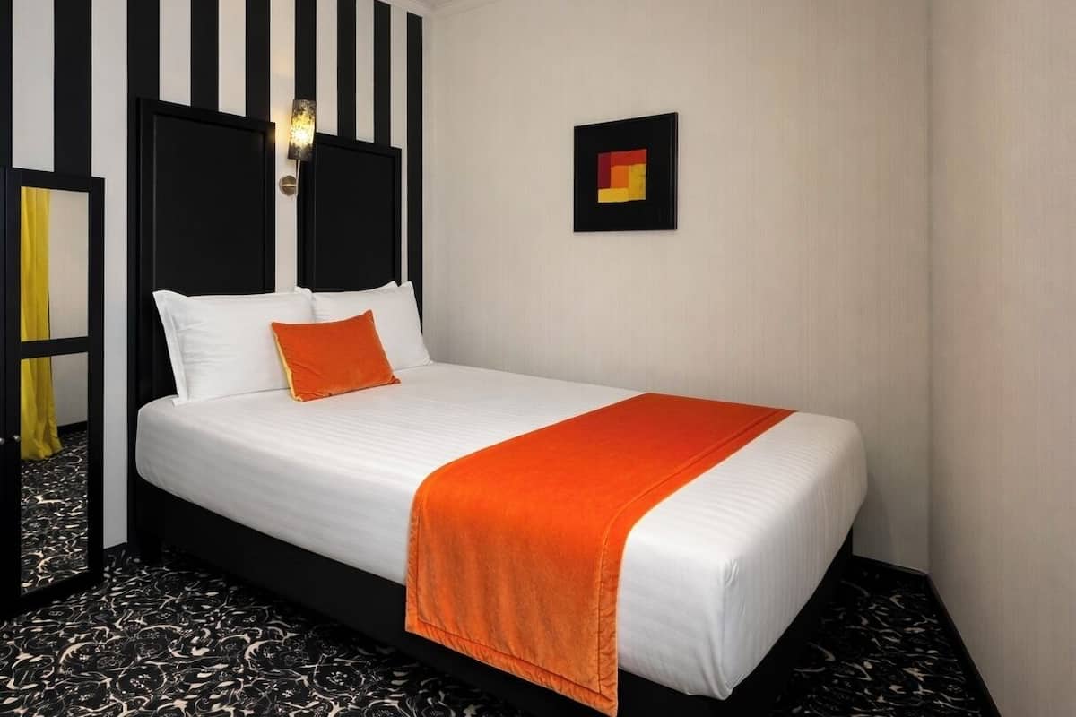 Single Room | Premium bedding, in-room safe, desk, soundproofing