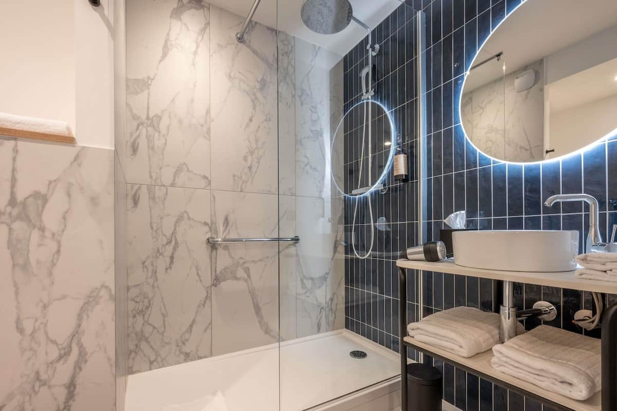 Premium bedding, Select Comfort beds, in-room safe, desk