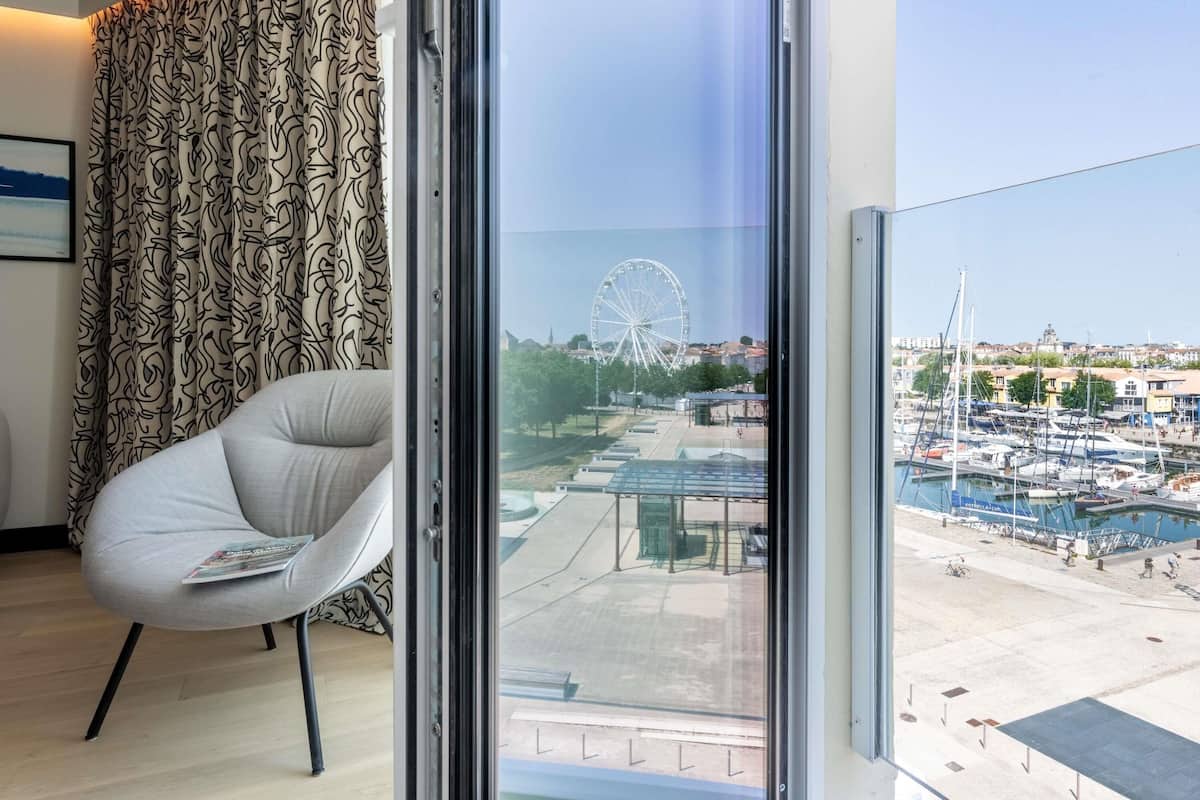 Junior Suite, 1 Double Bed with Sofa bed, Harbour View