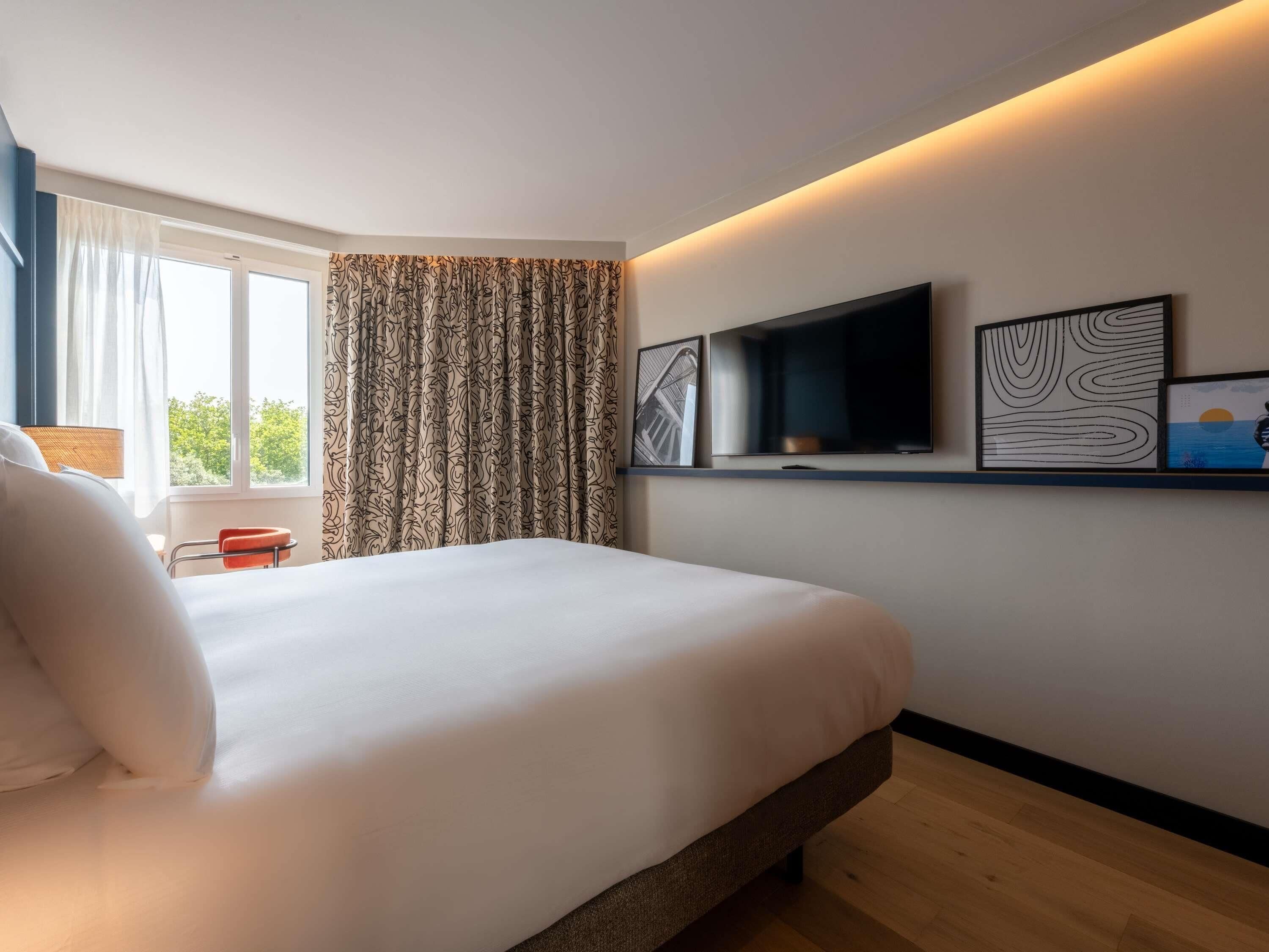 Premium bedding, Select Comfort beds, in-room safe, desk