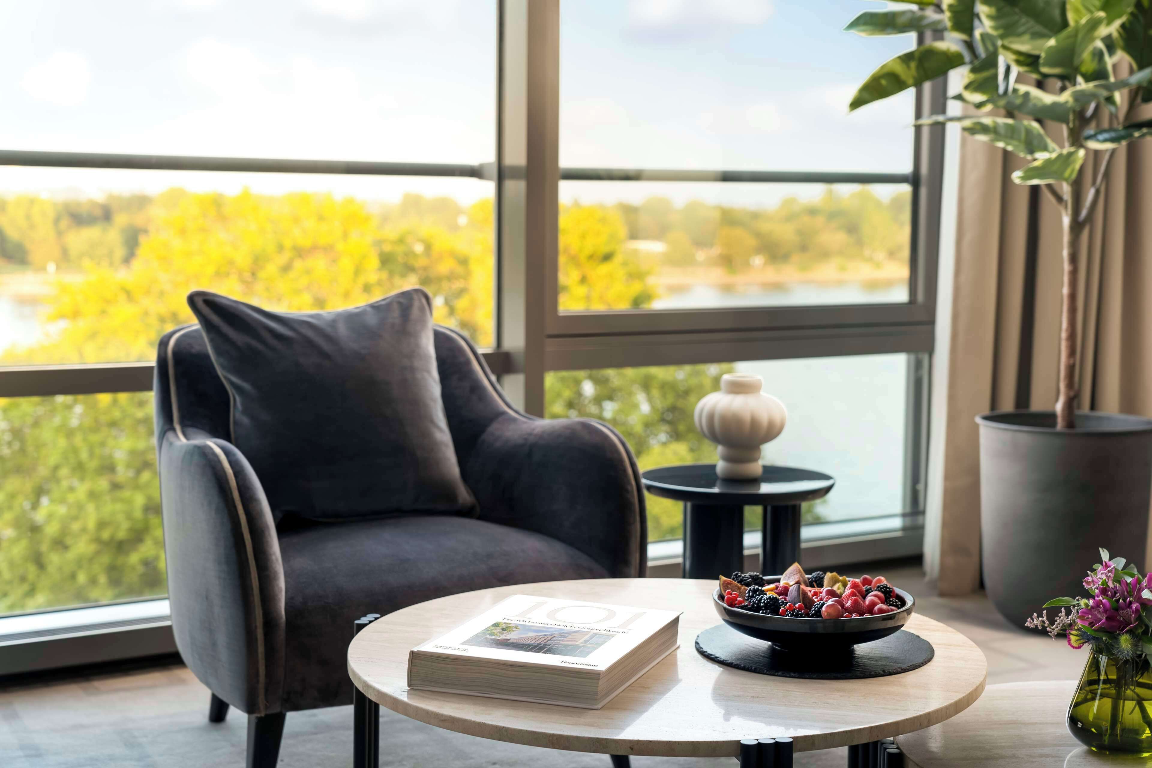 Premium bedding, in-room safe, desk, blackout drapes