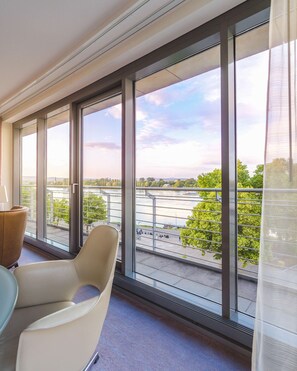 Deluxe Room, 1 King Bed (Club Access) | View from room