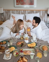 Roupas de cama premium, cofres nos quartos, escrivaninha