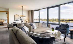 Premium bedding, minibar, in-room safe, desk