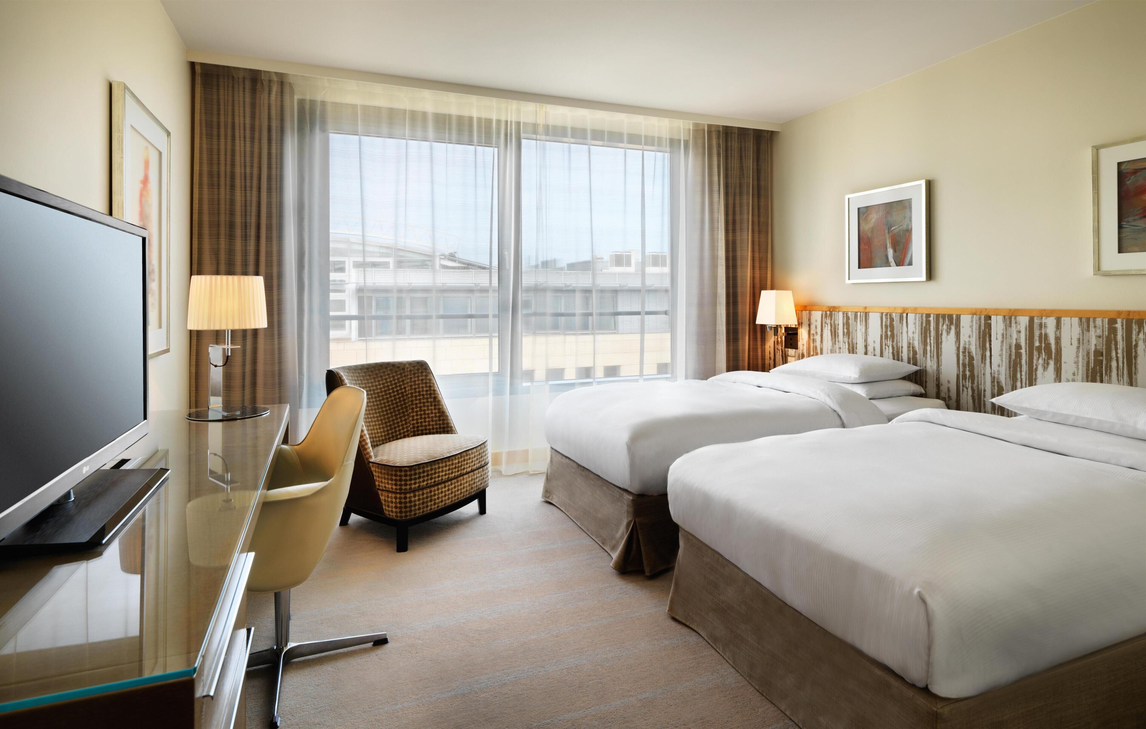Premium bedding, in-room safe, desk, blackout drapes