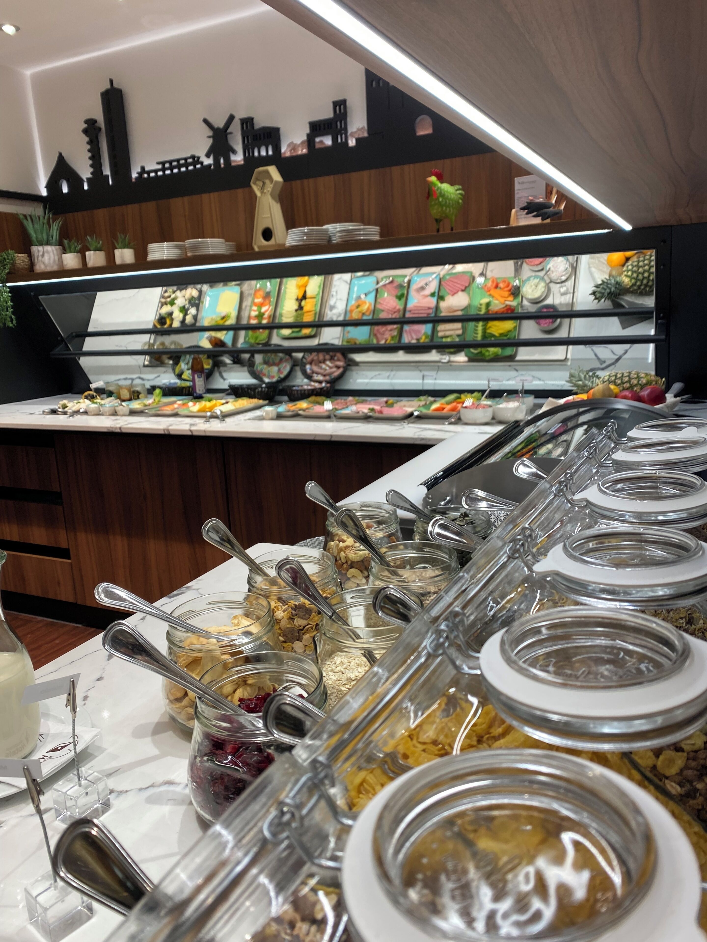 Tägliches inbegriffenes kontinentales Frühstück