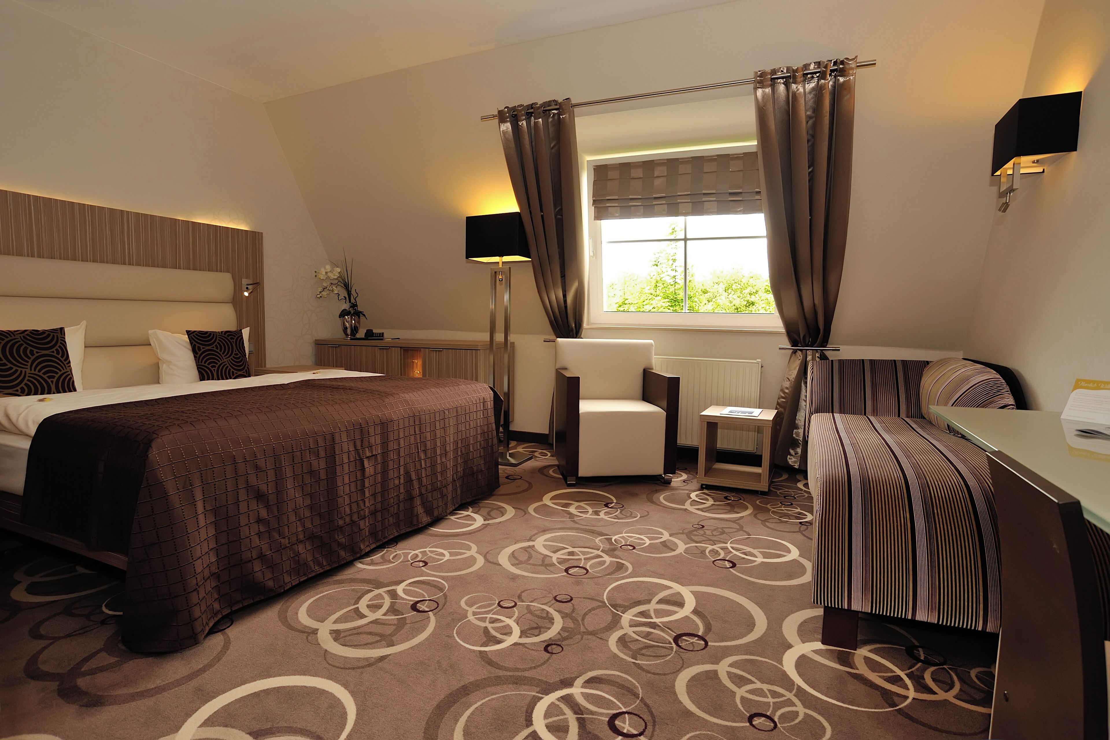 Ropa de cama de alta calidad y minibar 