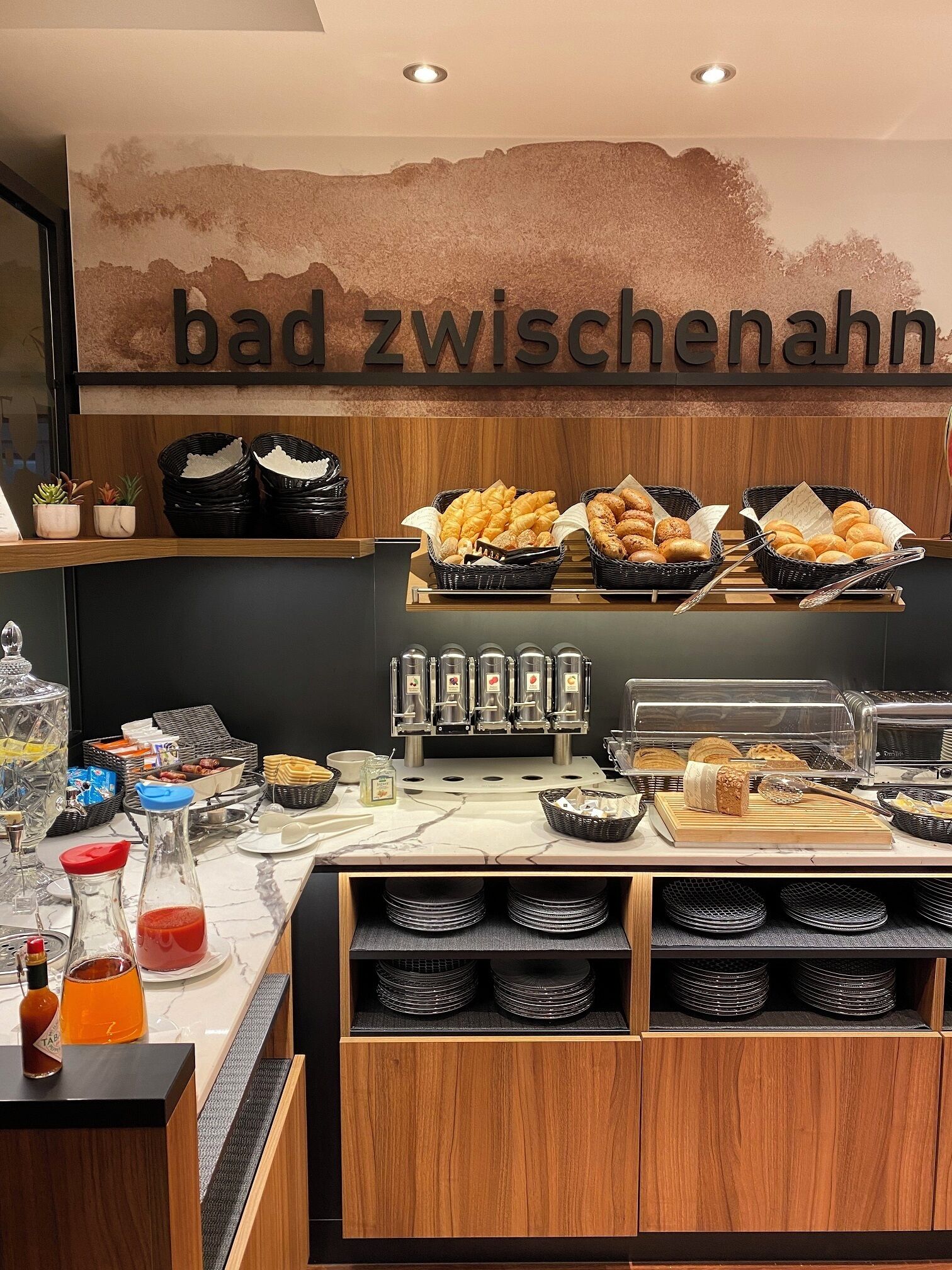 free daily continental breakfast