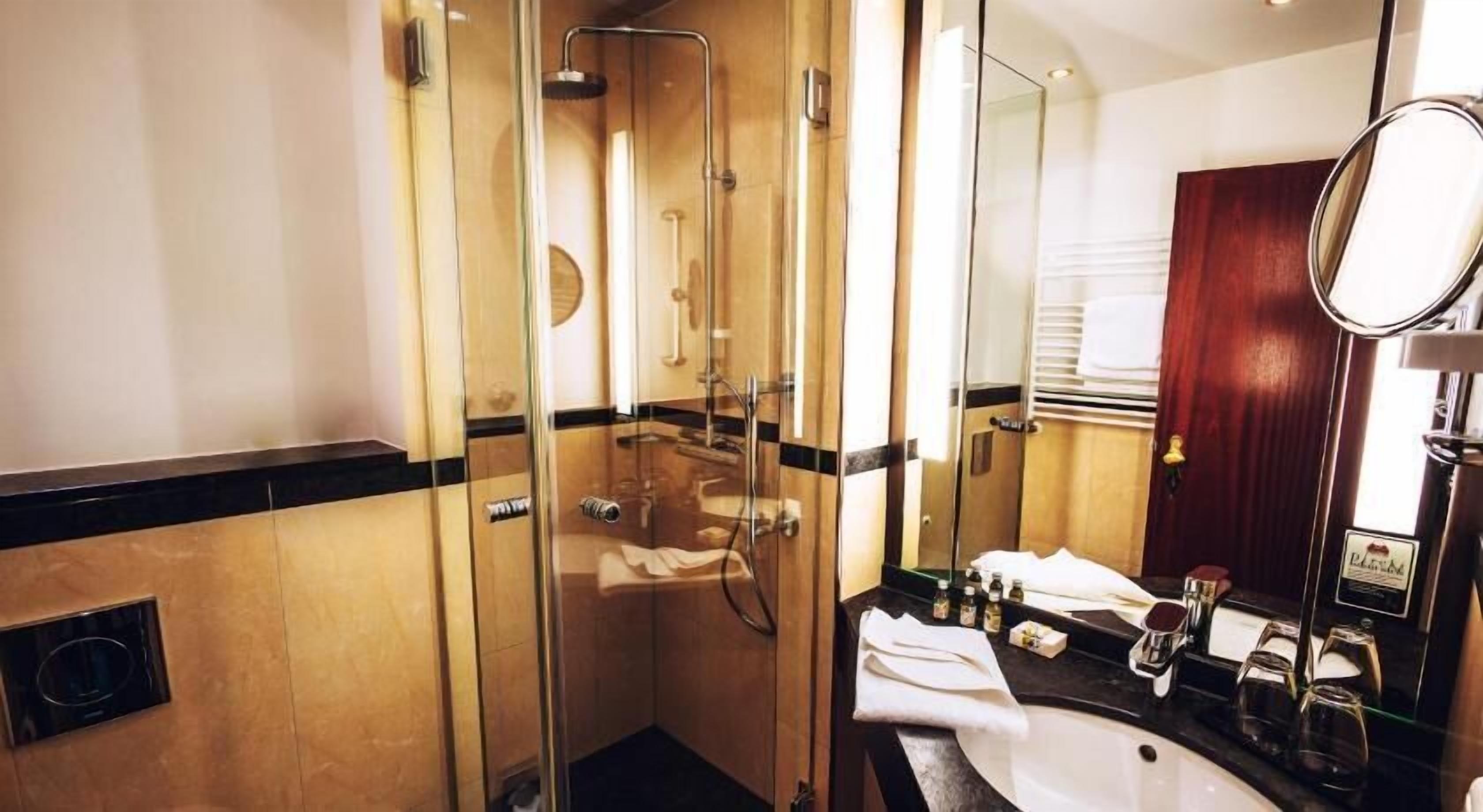 Bathroom | Shower, hair dryer, towels