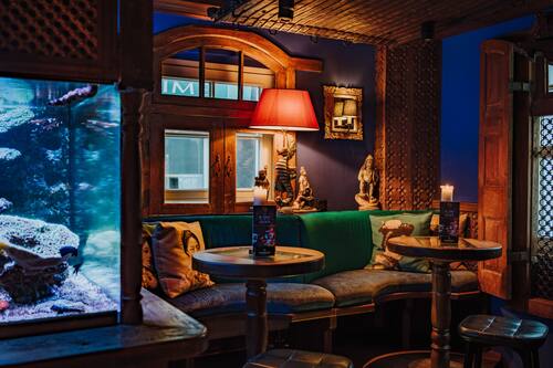 Cocktail bar