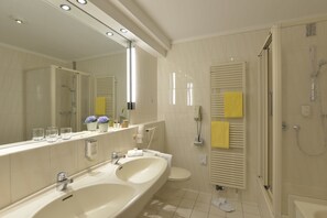 Superior Double Room | Bathroom