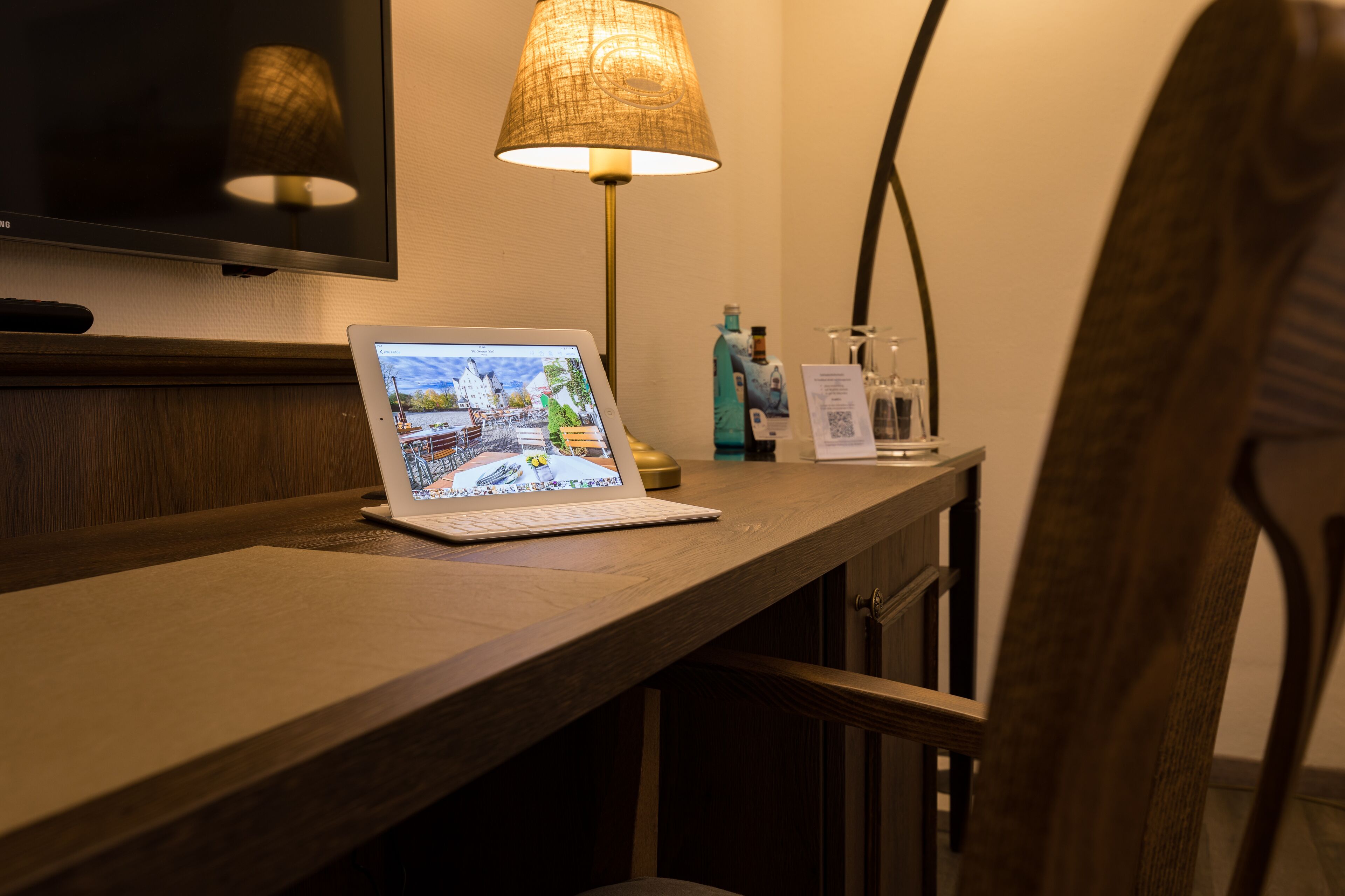 26-inch flat-screen tv with satellite channels, tv, pay films