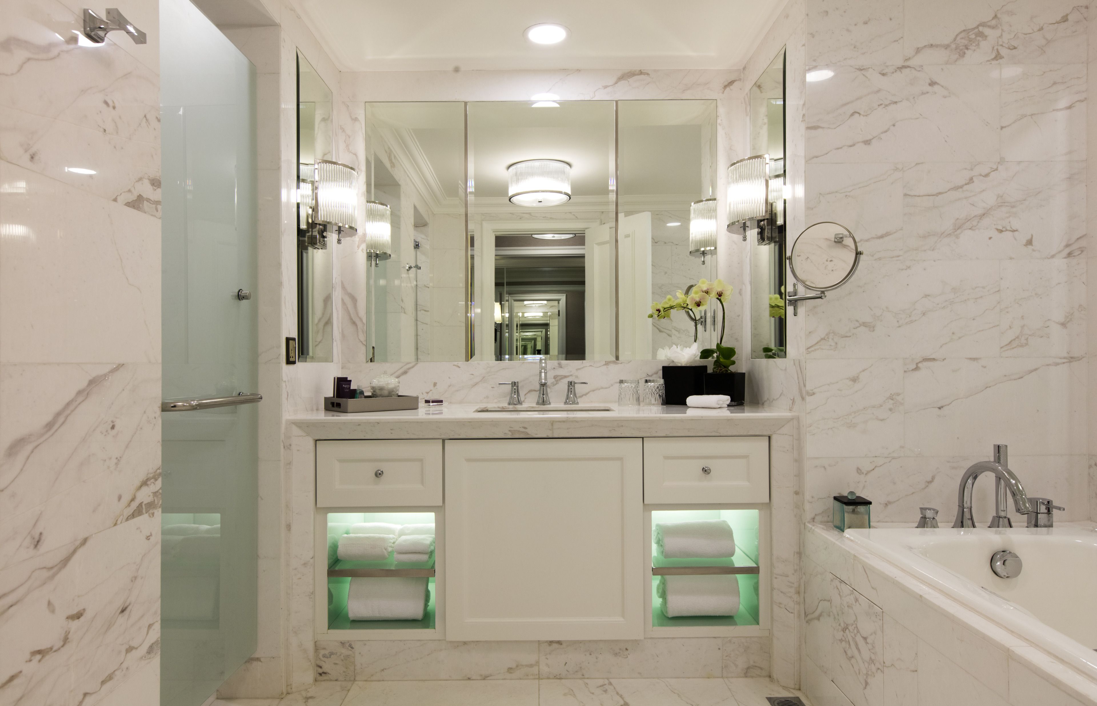 separate bathtub and shower, deep-soaking bathtub, rainfall showerhead