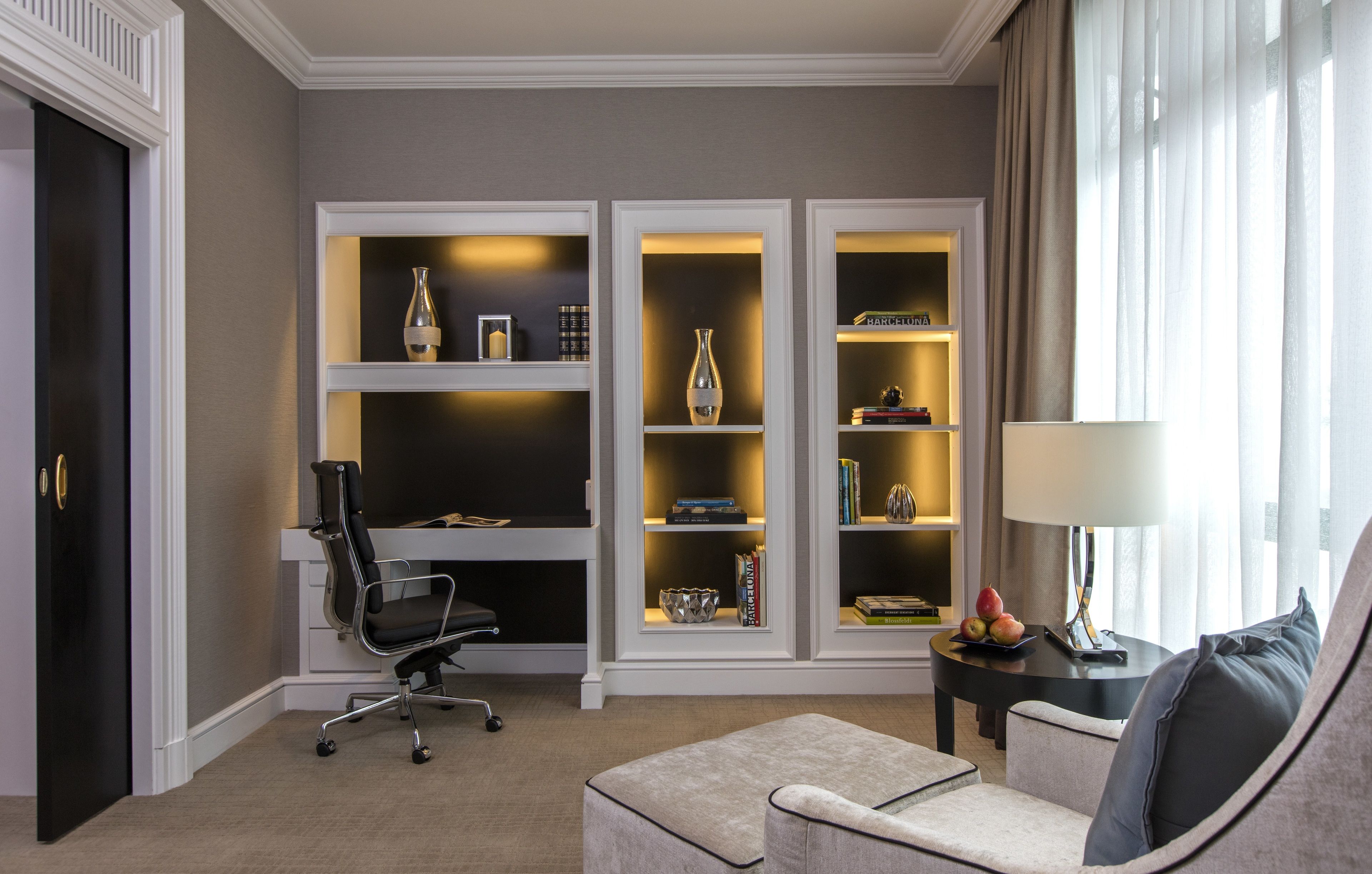 separate bathtub and shower, deep-soaking bathtub, rainfall showerhead