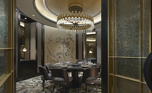 Lunch and dinner served, Chinese cuisine