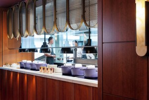 Desayuno buffet todos los días (con cargo)