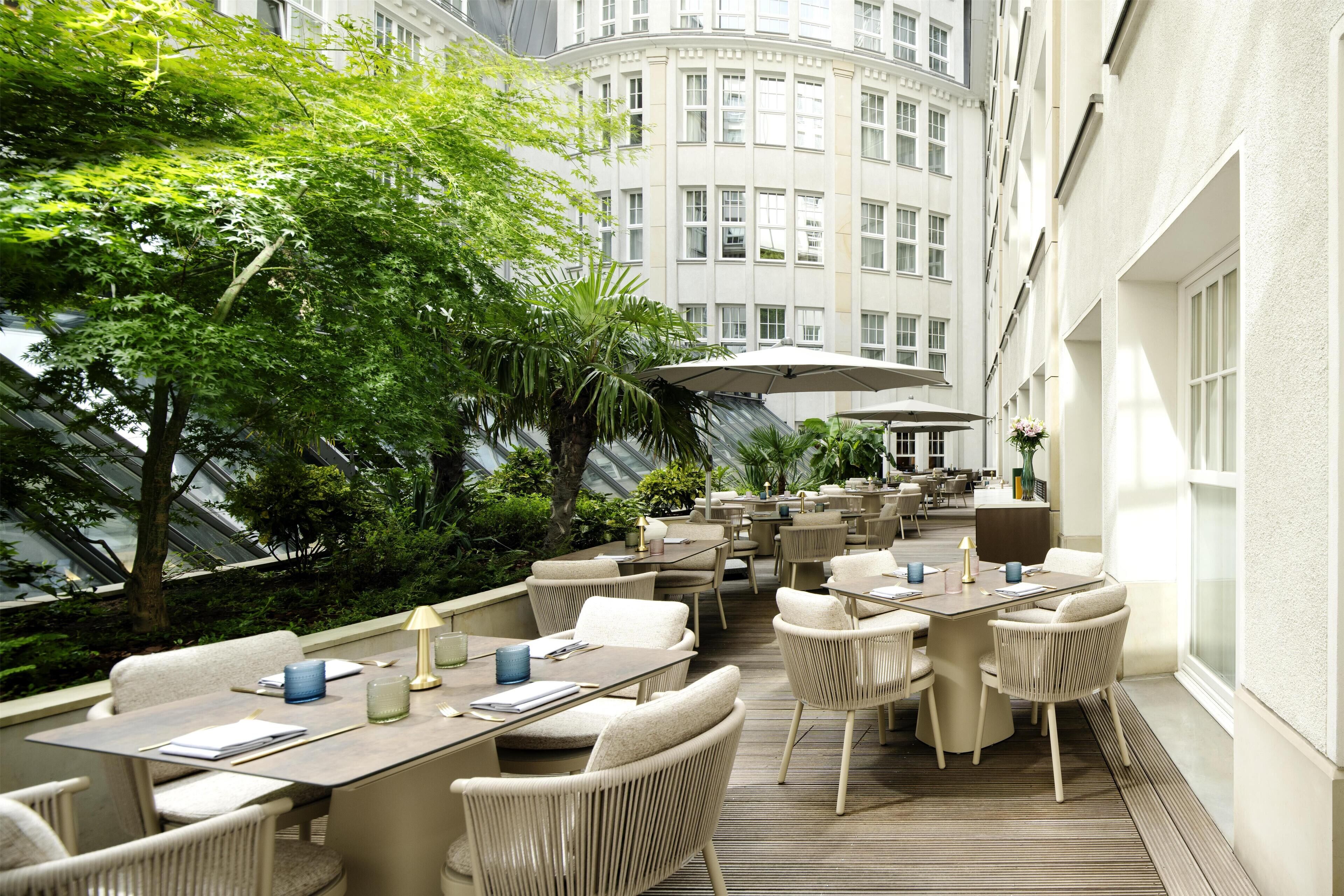 Photo - Conrad Hamburg