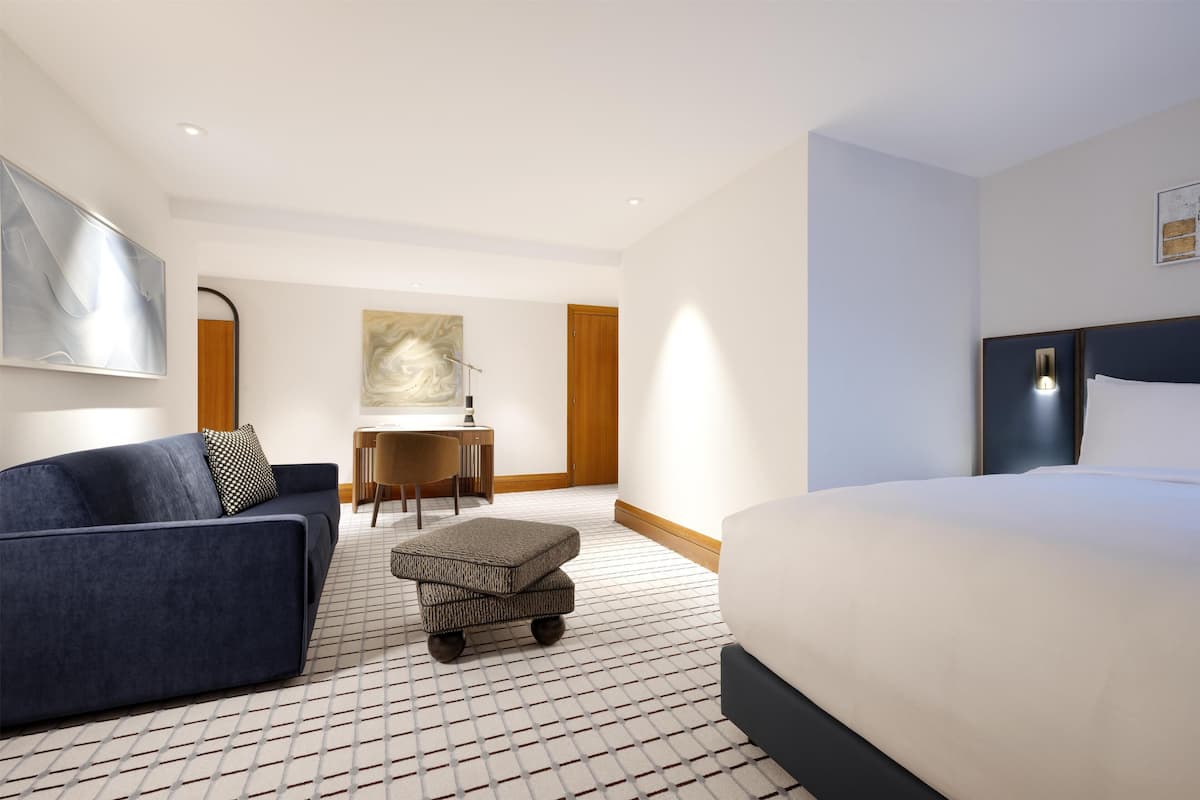 Presidential Suite, 1 King Bed | Living area | Flat-screen TV, pay movies, MP3 dock