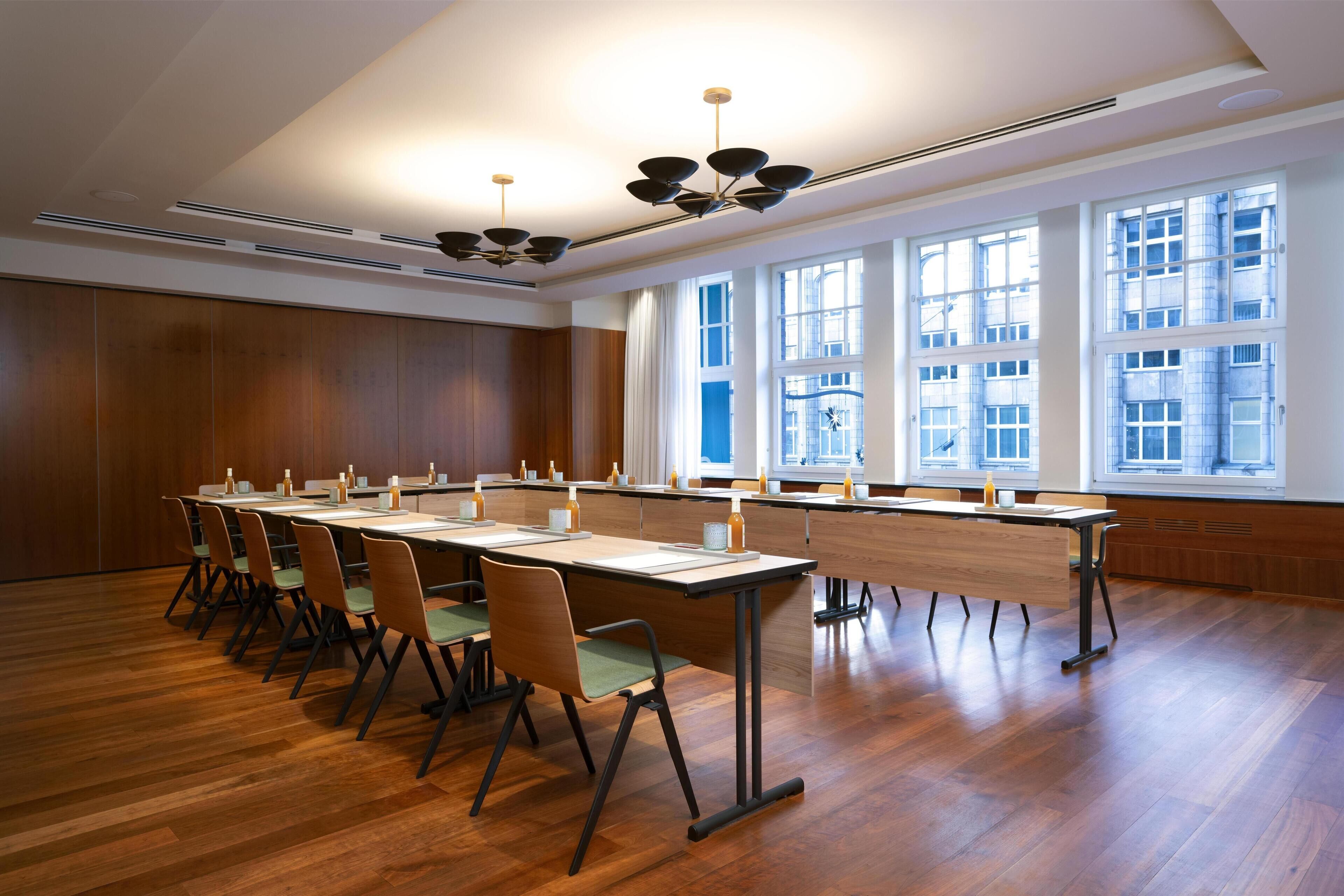 Photo - Conrad Hamburg