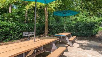 Tempat makan outdoor