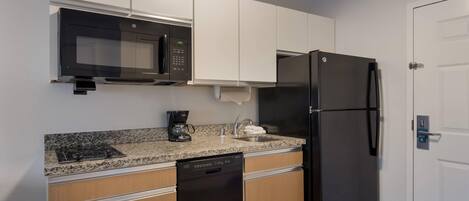 Standard Room, 1 Queen Bed, Non Smoking | Desk, laptop workspace, blackout drapes, iron/ironing board