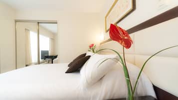 Single Room | Premium bedding, down duvets, minibar, in-room safe