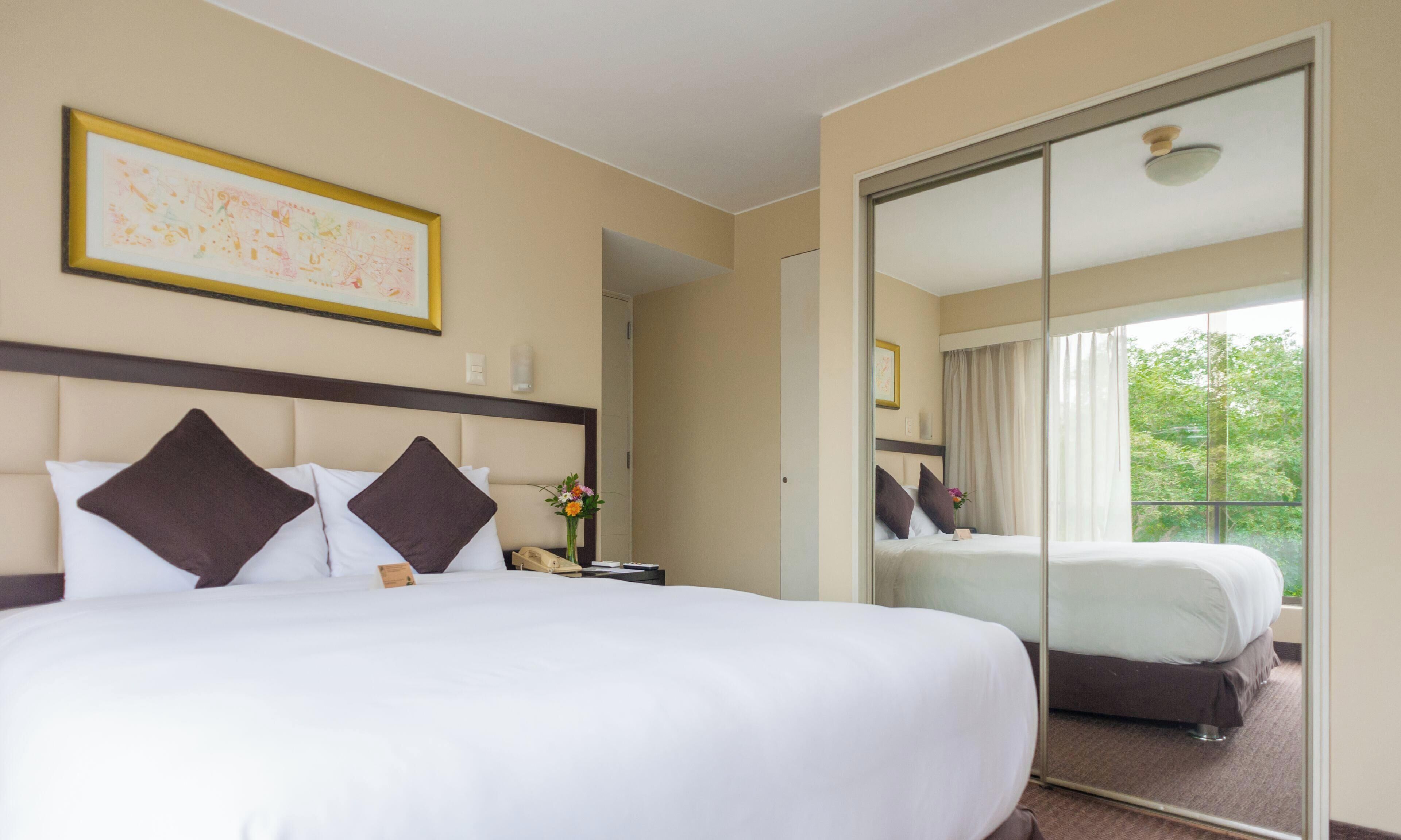 Premium bedding, down comforters, minibar, in-room safe