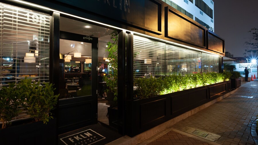 Roosevelt Hotel & Suites