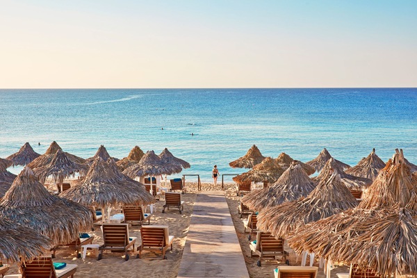 Private beach, sun-loungers, beach umbrellas, beach towels