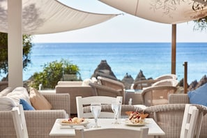 4 restaurants servant le petit déjeuner