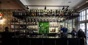 Bar (in der Unterkunft)