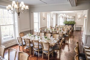 Indoor wedding - The Beaumont Hotel (Hexham)