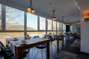 Lunch and dinner served, Regional cuisine