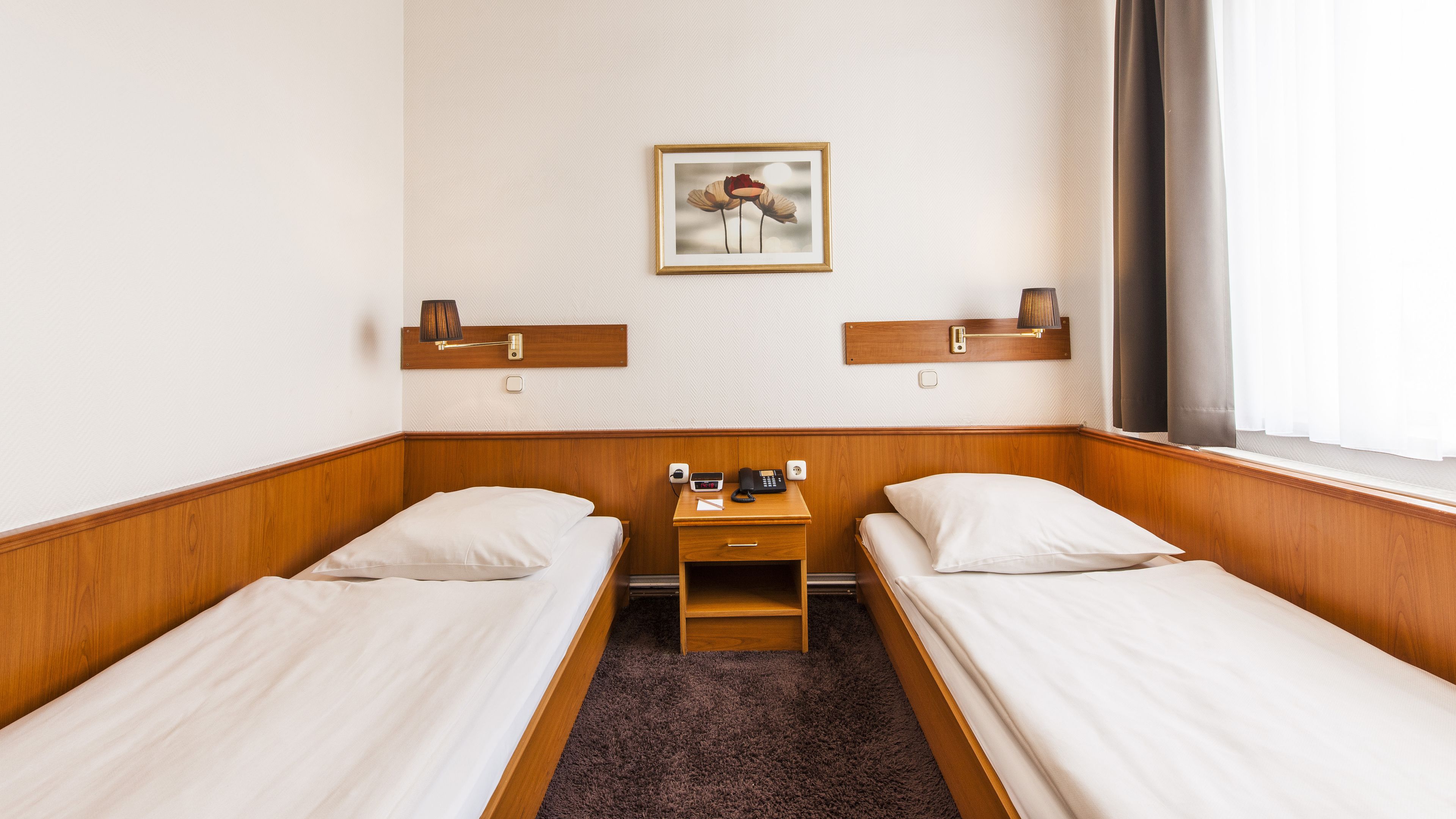 1 bedroom, hypo-allergenic bedding, minibar, in-room safe