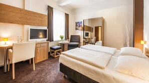 1 bedroom, hypo-allergenic bedding, minibar, in-room safe