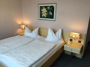 Double Room | Desk, laptop workspace, blackout drapes, soundproofing - Brandiser Parkhotel (Brandis)
