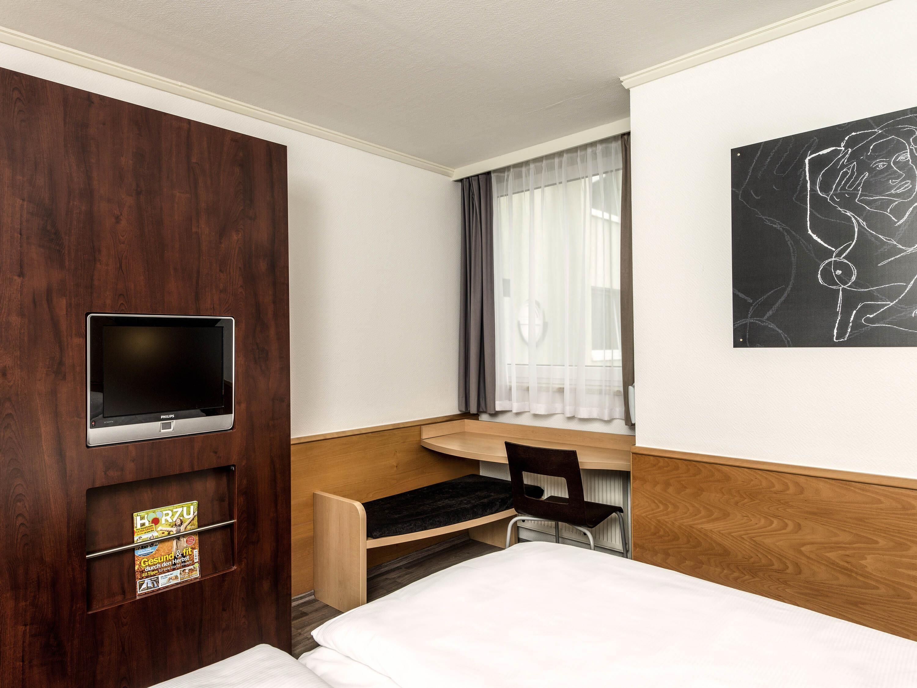In-room safe, desk, soundproofing, iron/ironing board