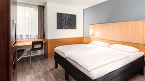 Standard Twin Room, 2 Twin Beds | In-room safe, desk, soundproofing, iron/ironing board - ibis Leipzig Nord Ost (Taucha)