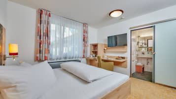 Business tweepersoonskamer | Hypoallergeen beddengoed, een minibar, een kluis op de kamer