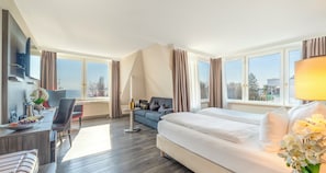Komfort Doppelzimmer mit Seeblick | Vista desde la habitación