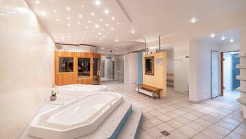 Indoor spa tub